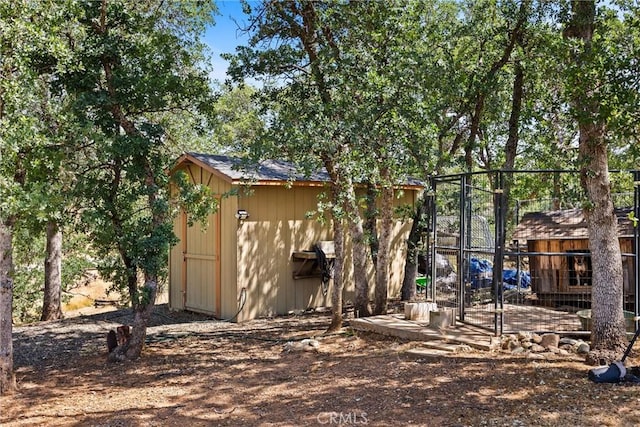 14690 Paynes Creek Rd, Red Bluff, CA 96080 - view of yard with an outdoor structure