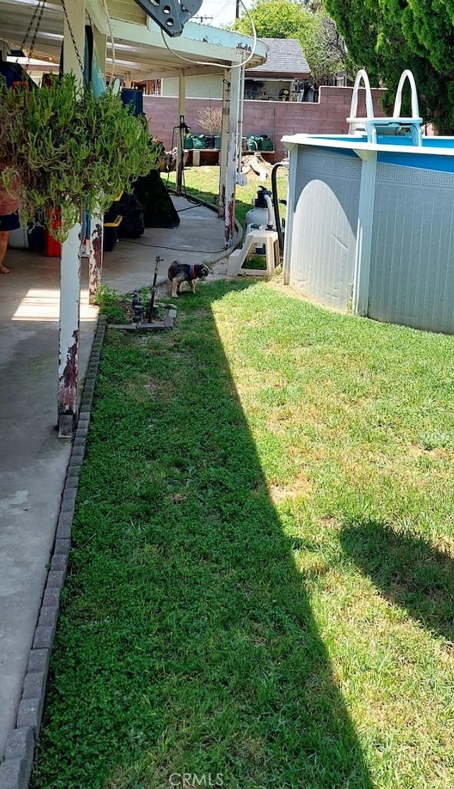 858 Sequoia St, San Bernardino, CA 92407 - view of yard