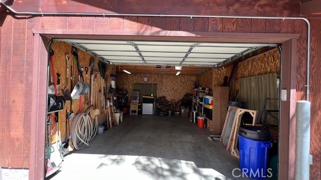 33477 Fern Dr, Green Valley Lake, CA 92341 - view of garage