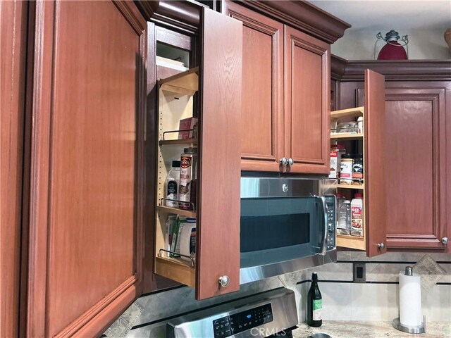 29944 Peach Tree Ct, Murrieta, CA 92563 - kitchen with open shelves and range