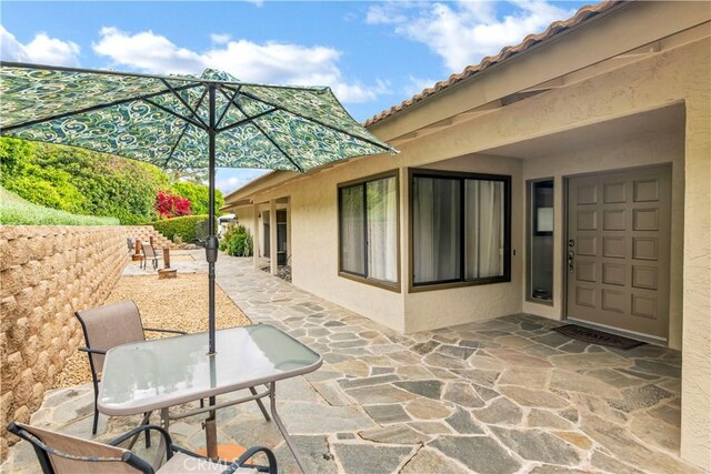 735 Del Valle Dr, Fallbrook, CA 92028 - view of patio / terrace