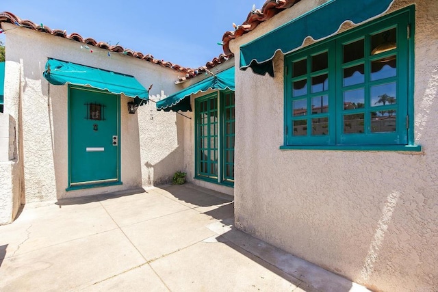 3120 Curtis St, San Diego, CA 92106 - view of exterior entry featuring stucco siding