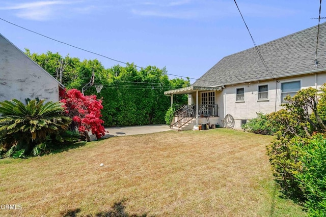 1120 S Burnside Ave, Los Angeles, CA 90019 - view of green lawn