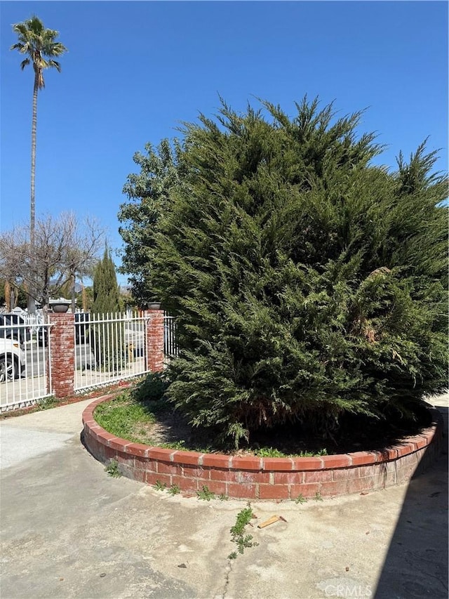 12406 Haley St, Sun Valley, CA 91352 - view of gate