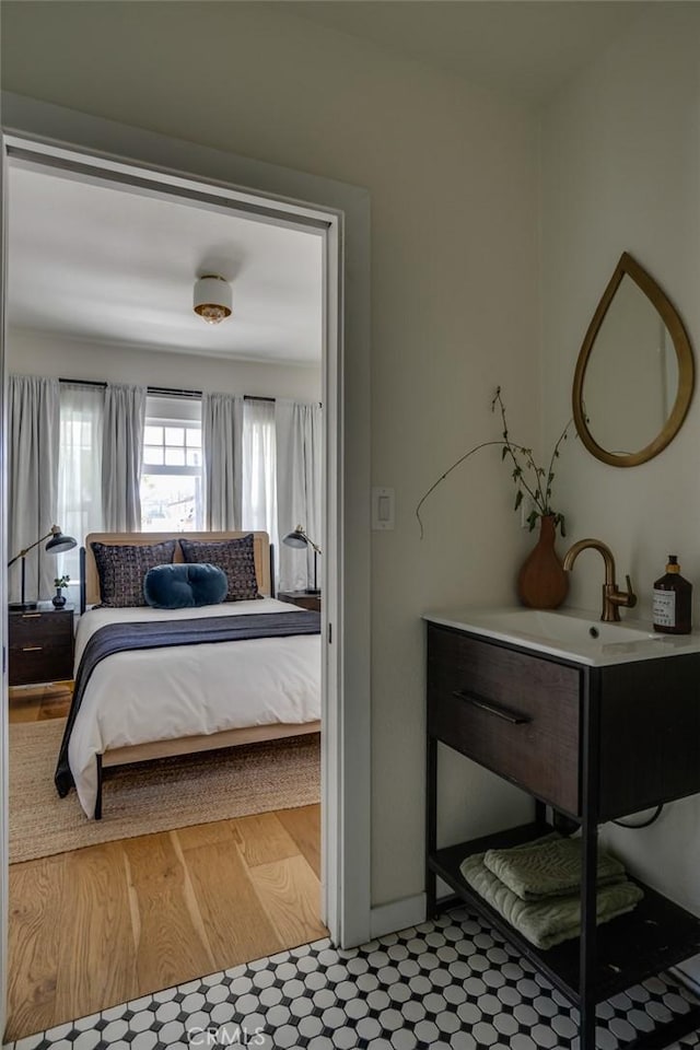 3716 Rosemead Ave, Los Angeles, CA 90032 - bedroom with a sink