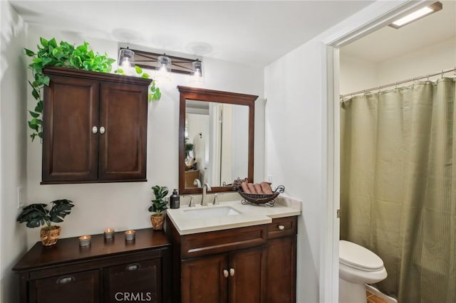 25761 Le Parc Unit 89, Lake Forest, CA 92630 - full bath with vanity, toilet, and curtained shower