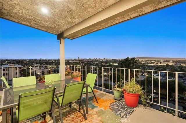 1995 Molino Ave Unit 301, Signal Hill, CA 90755 - balcony featuring outdoor dining area