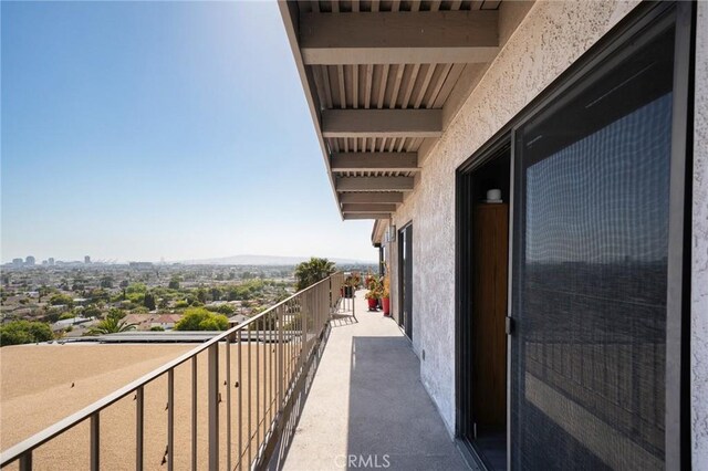 1995 Molino Ave Unit 301, Signal Hill, CA 90755 - balcony featuring a mountain view