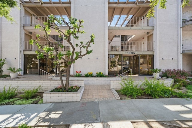 1995 Molino Ave Unit 301, Signal Hill, CA 90755 - view of building exterior