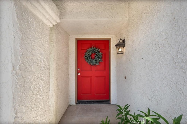 575 Nicole Dr, Newbury Park, CA 91320 - entrance to property with stucco siding