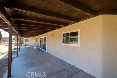 15615 Apache Rd, Apple Valley, CA 92307 - view of patio / terrace