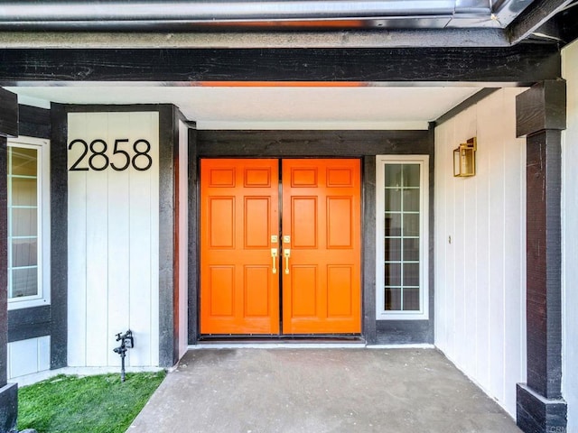 2858 Lehigh Ct, Oceanside, CA 92056 - property entrance featuring a porch