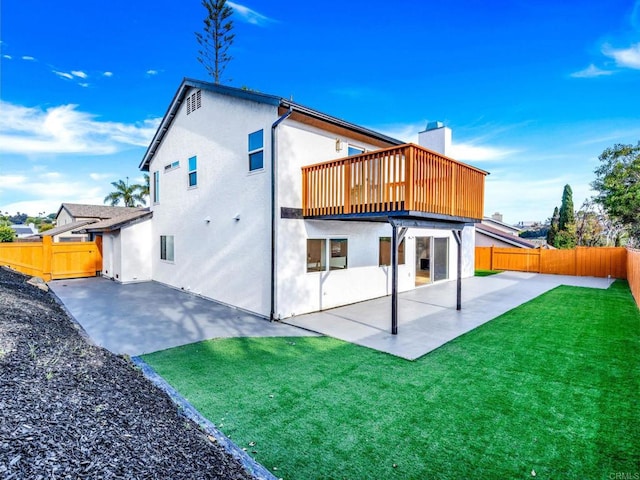 2858 Lehigh Ct, Oceanside, CA 92056 - back of property with a patio and stucco siding