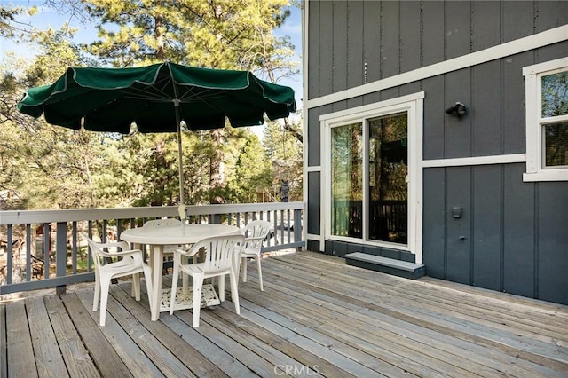 33133 Ridge Rd, Arrowbear, CA 92382 - deck with outdoor dining area