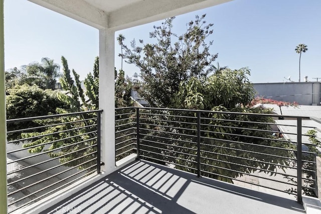 529 W 80th St, Los Angeles, CA 90044 - view of balcony
