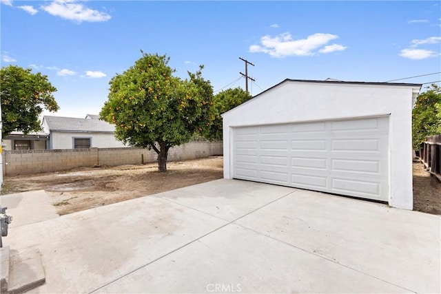 15447 Romar St, Mission Hills San Fernando, CA 91345 - view of detached garage