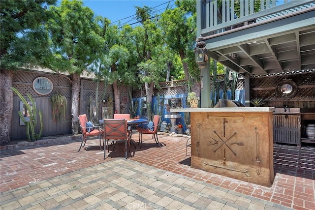 4039 W 7th St, Los Angeles, CA 90005 - view of patio with outdoor dining space and an outdoor kitchen