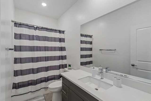 35404 Domani Dr, Palm Desert, CA 92211 - full bath featuring vanity and curtained shower