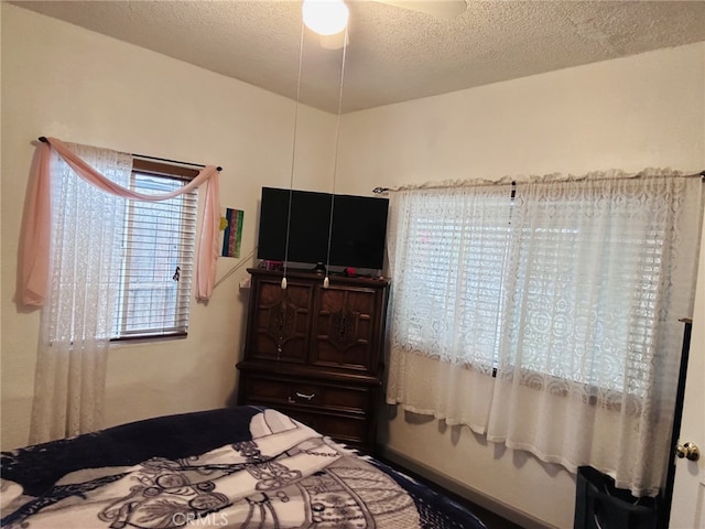 15160 Pimenta Ave, Paramount, CA 90723 - bedroom with a textured ceiling