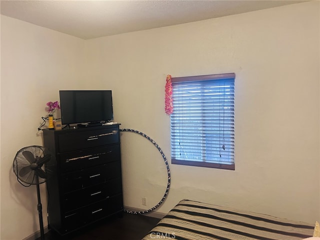 15160 Pimenta Ave, Paramount, CA 90723 - bedroom with baseboards