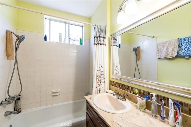 727 W Hill St, Long Beach, CA 90806 - bathroom featuring shower / tub combo and vanity