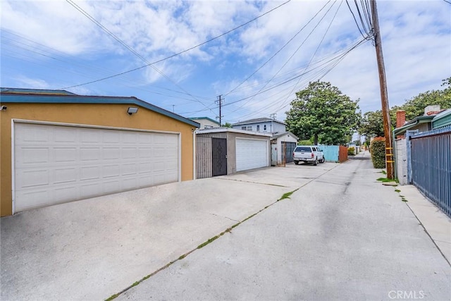 727 W Hill St, Long Beach, CA 90806 - view of detached garage