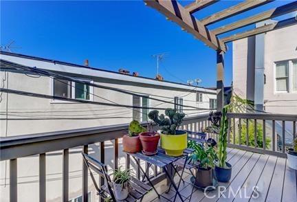 219 Redondo Ave, Long Beach, CA 90803 - view of balcony