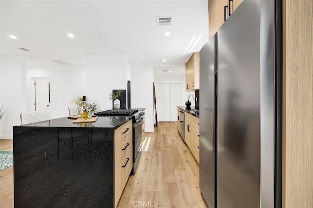 505 N Avon St, Burbank, CA 91505 - kitchen featuring stainless steel appliances, light wood-style flooring, recessed lighting, modern cabinets, and a kitchen island