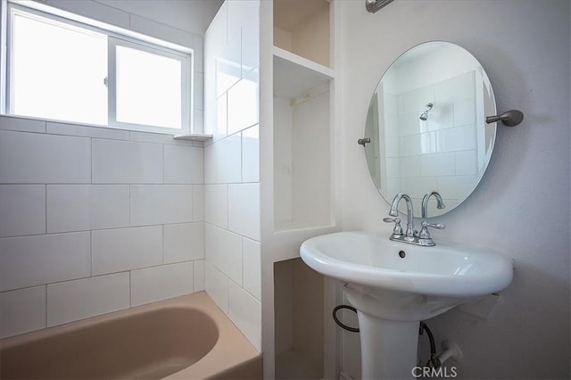 6391 Stearns St, Riverside, CA 92504 - bathroom featuring shower / bathtub combination