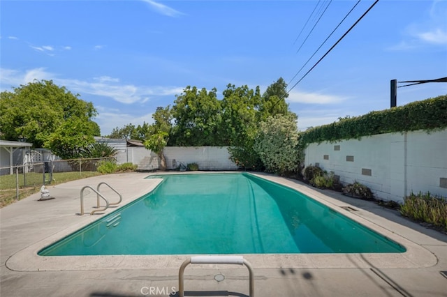 6130 Longridge Ave, Valley Glen, CA 91401 - view of swimming pool featuring a fenced backyard and a patio area