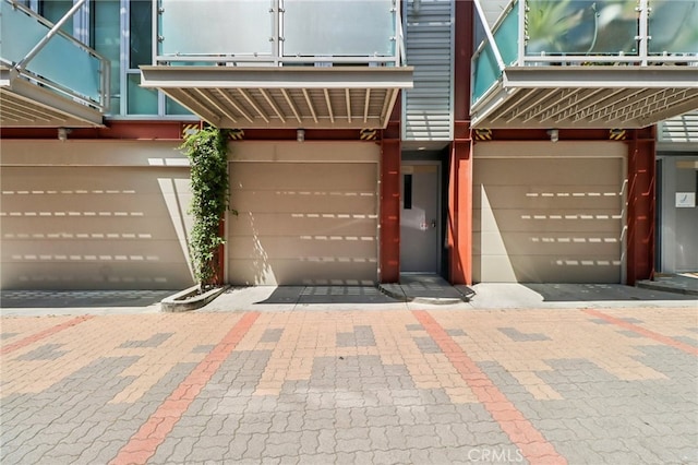3450 Cahuenga Blvd W Unit 905, Los Angeles, CA 90068 - doorway to property with an attached garage
