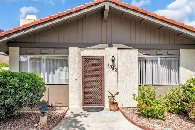 1582 Lisa Ln, Redlands, CA 92374 - property entrance featuring a tiled roof