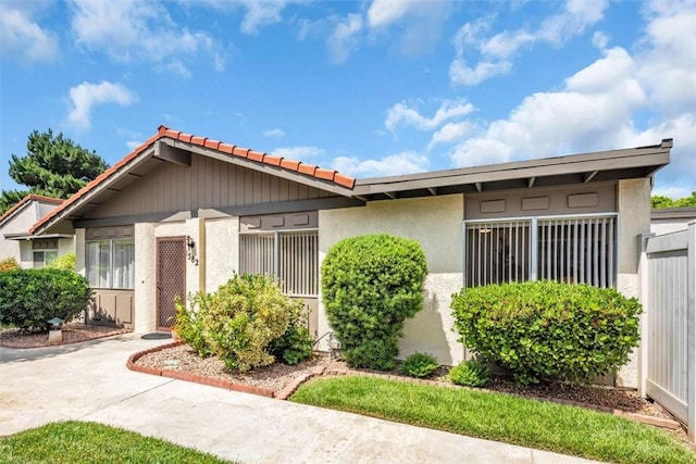 1582 Lisa Ln, Redlands, CA 92374 - single story home featuring stucco siding and a tile roof