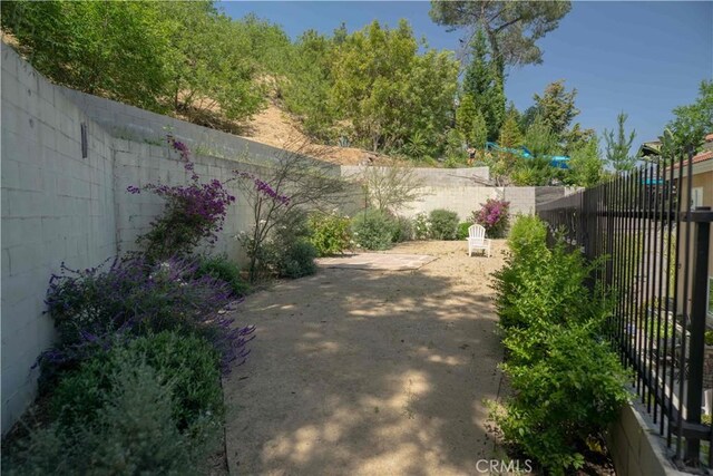 1630 Bridgeport Dr, Los Angeles, CA 90065 - fenced backyard with a patio