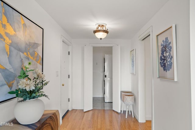 7560 Hollywood Blvd Unit 409, Los Angeles, CA 90046 - corridor with light wood-style floors and baseboards