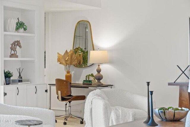 7560 Hollywood Blvd Unit 409, Los Angeles, CA 90046 - detailed view of built in features