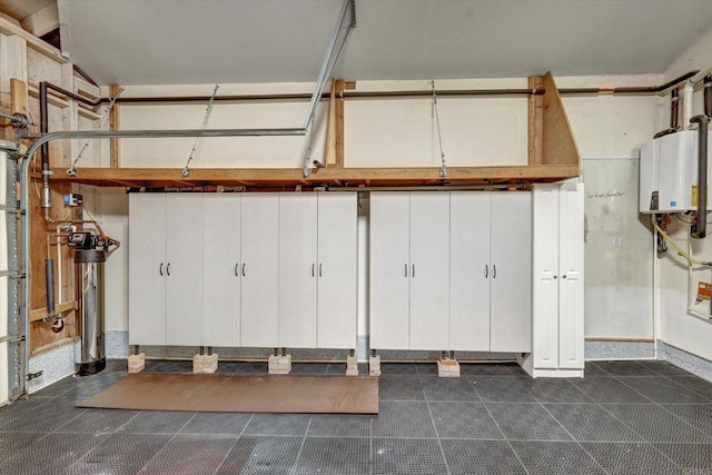 4523 Cordoba Way, Oceanside, CA 92056 - garage with water heater