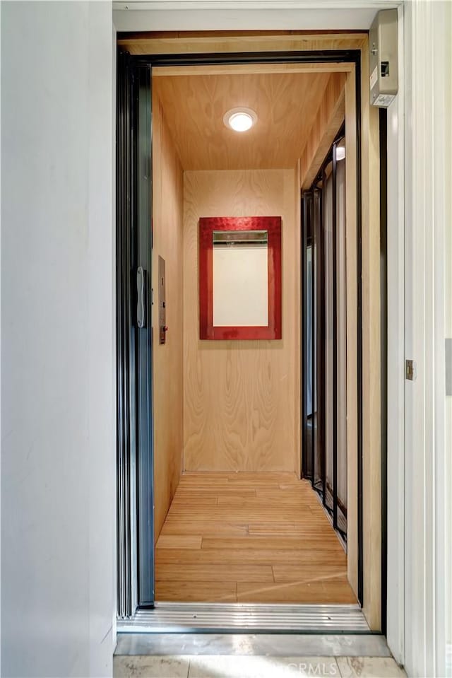 5250 Calatrana Dr, Woodland Hills, CA 91364 - hallway with elevator