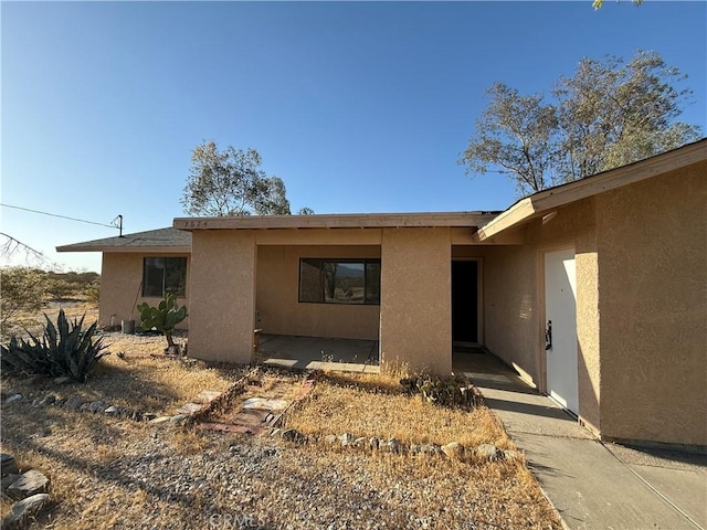 3874 Kreuer Rd, Phelan, CA 92371 - view of front of house with stucco siding