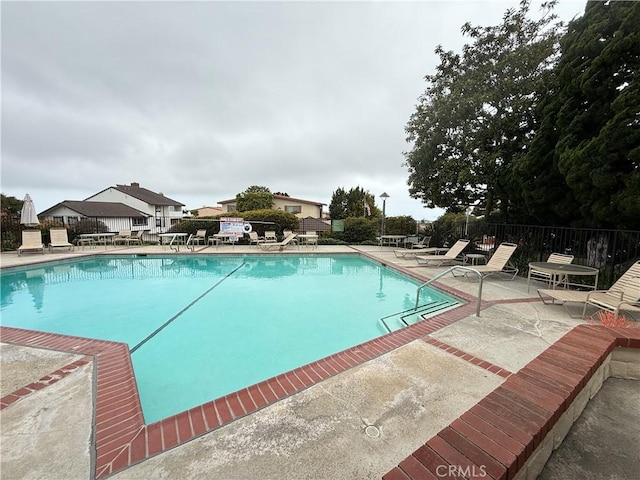 6310 Ridgemar Ct, Rancho Palos Verdes, CA 90275 - community pool featuring a patio area