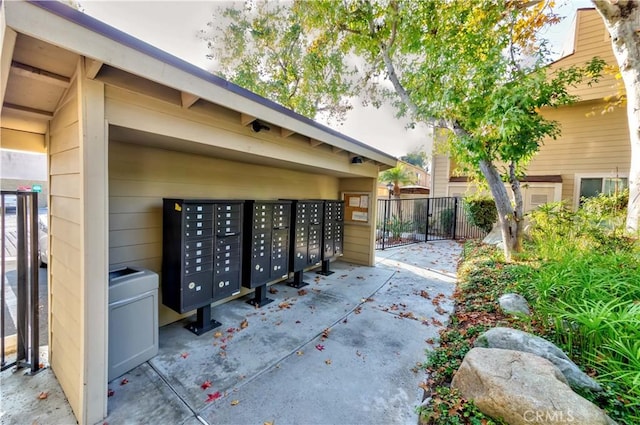 5441 Twin Lakes Dr, Cypress, CA 90630 - view of community featuring mail area