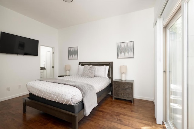 7784 Lookout Dr, La Jolla, CA 92037 - bedroom with wood finished floors and baseboards