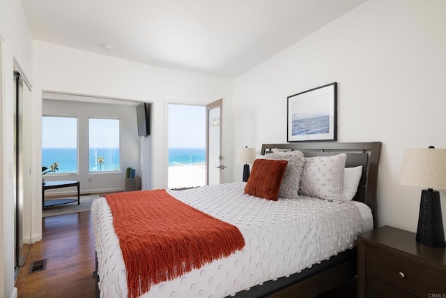 7784 Lookout Dr, La Jolla, CA 92037 - bedroom with wood finished floors