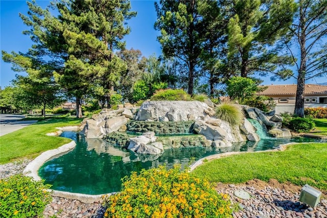 543 Northwood Ave, Banning, CA 92220 - community / neighborhood sign with a garden pond