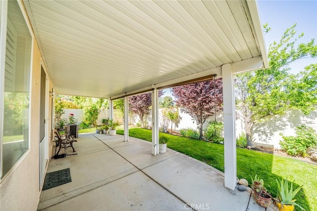 543 Northwood Ave, Banning, CA 92220 - fenced backyard featuring a patio