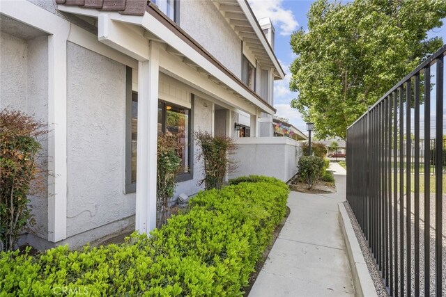 2346 Royal Ave Unit 9, Simi Valley, CA 93065 - view of side of property with stucco siding
