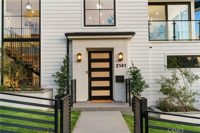 2141 Circle Dr, Hermosa Beach, CA 90254 - doorway to property with brick siding