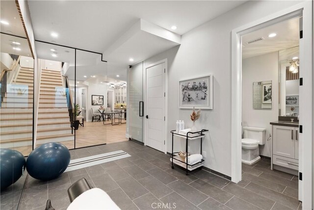 2141 Circle Dr, Hermosa Beach, CA 90254 - exercise area with a ceiling fan and recessed lighting