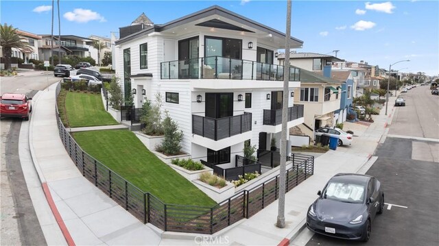 2141 Circle Dr, Hermosa Beach, CA 90254 - view of property featuring a residential view
