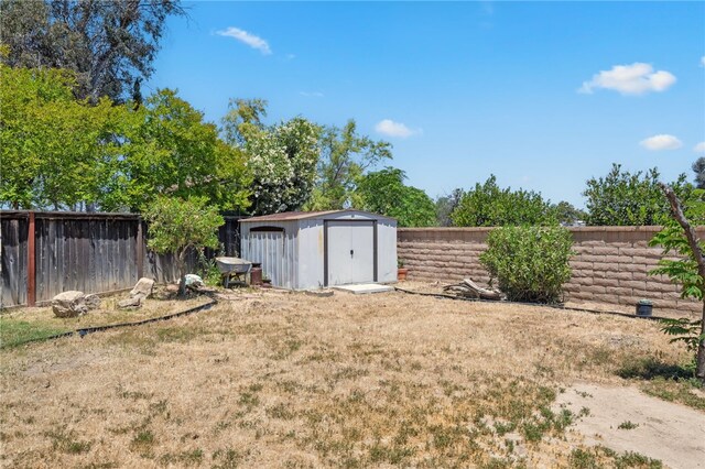 32725 Trailwood Ct, Wildomar, CA 92595 - view of fenced backyard
